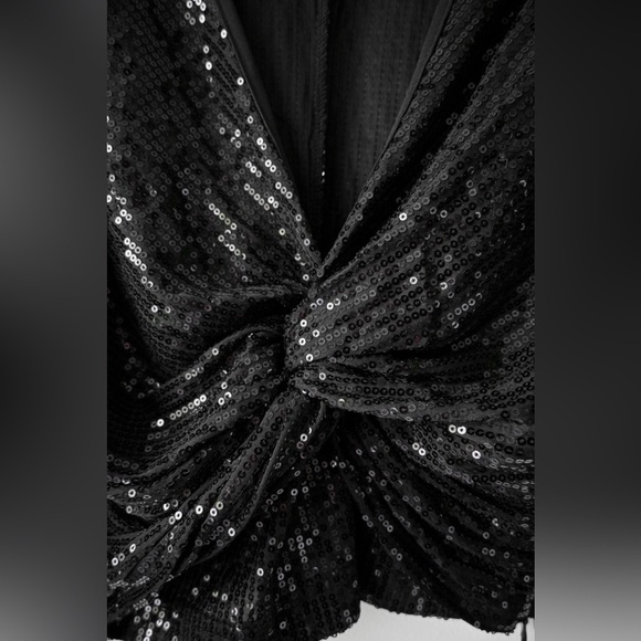 Bishop & Young Sequin Front Twist Blouse NWOT - Picture 3 of 6